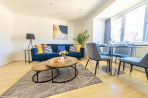 Cheerful & Modern 3 Bed Townhouse over Four Floors FREE PARKING